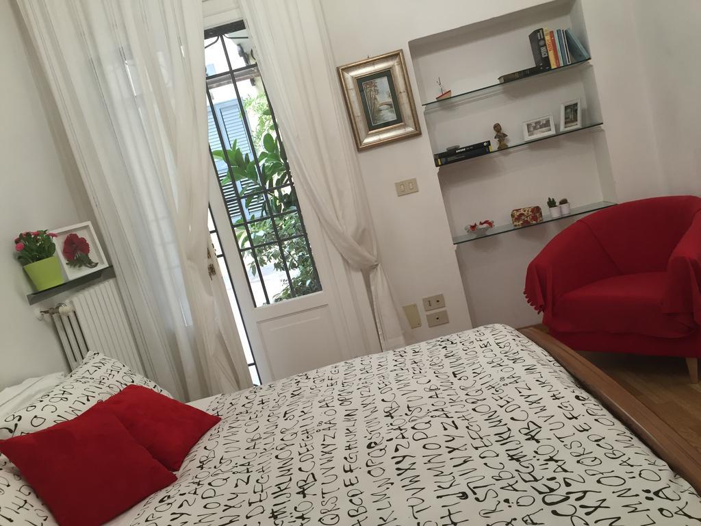 Апартаменты Temporary House Oberdan Болонья Экстерьер фото