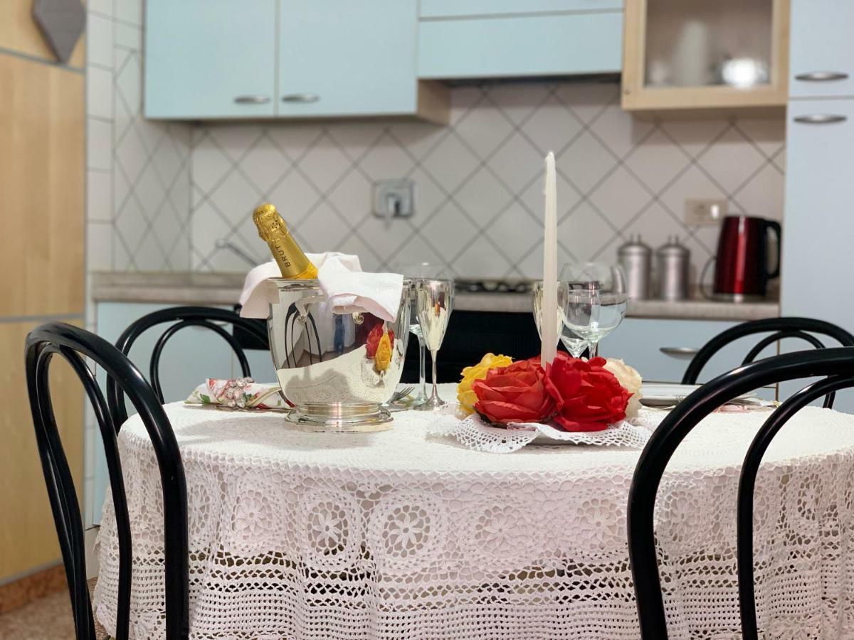 Апартаменты Temporary House Oberdan Болонья Экстерьер фото